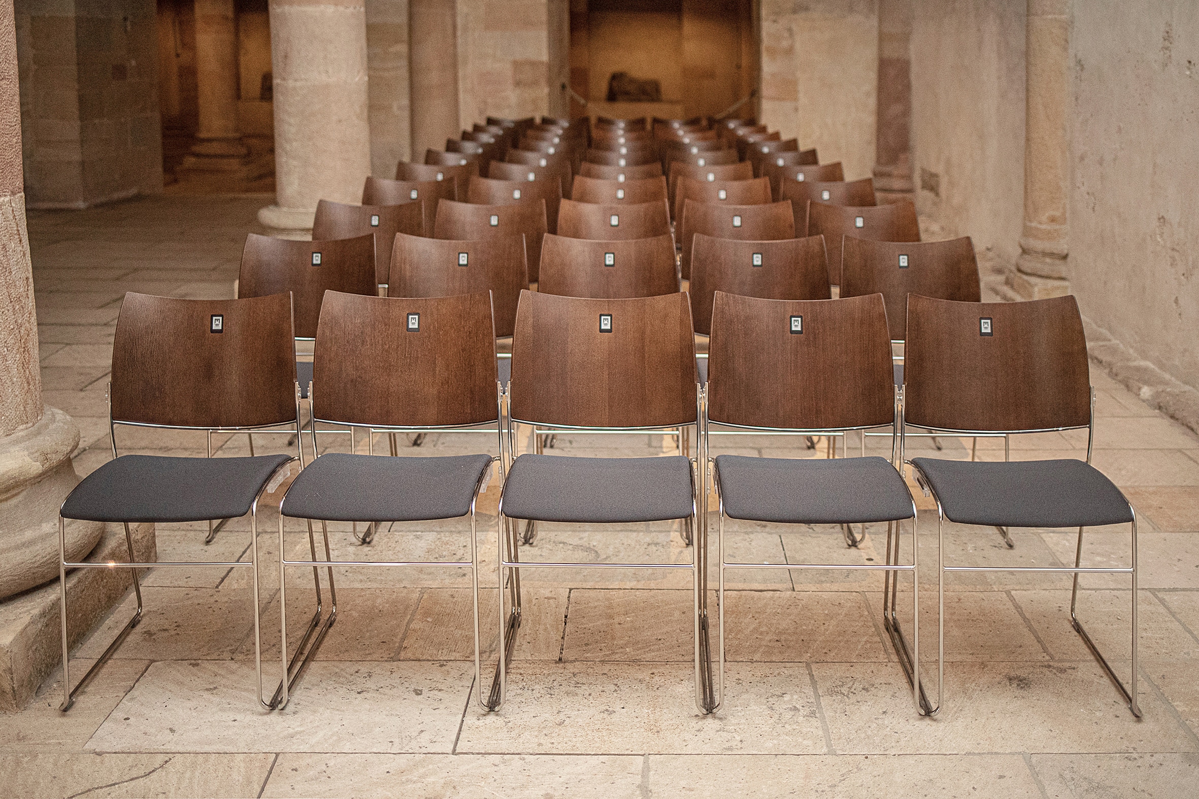 Nachhaltige Kirchenstühle