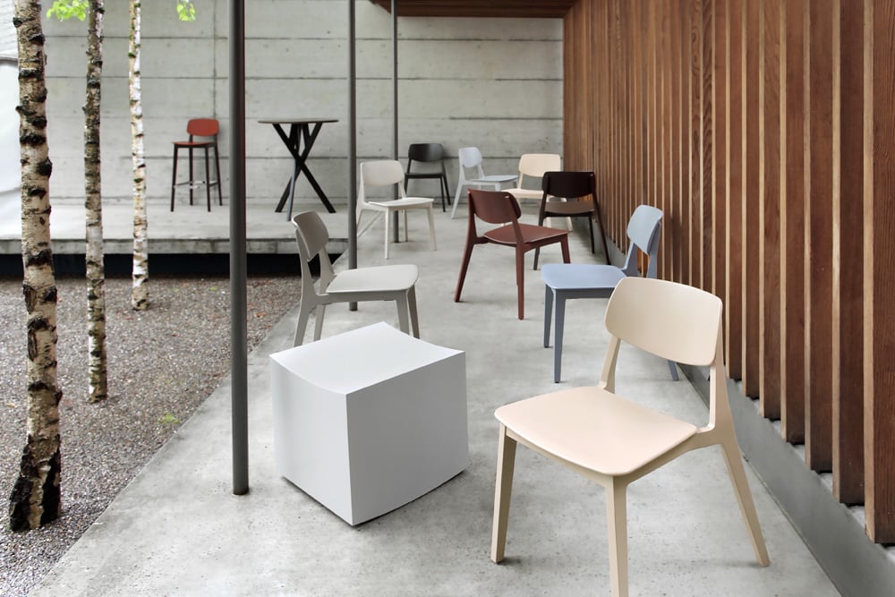 Dietiker Stühle in Le Corbusier Farben
